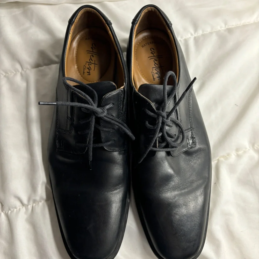 Clarks men’s confort black leather Oxford size 9.5M‎